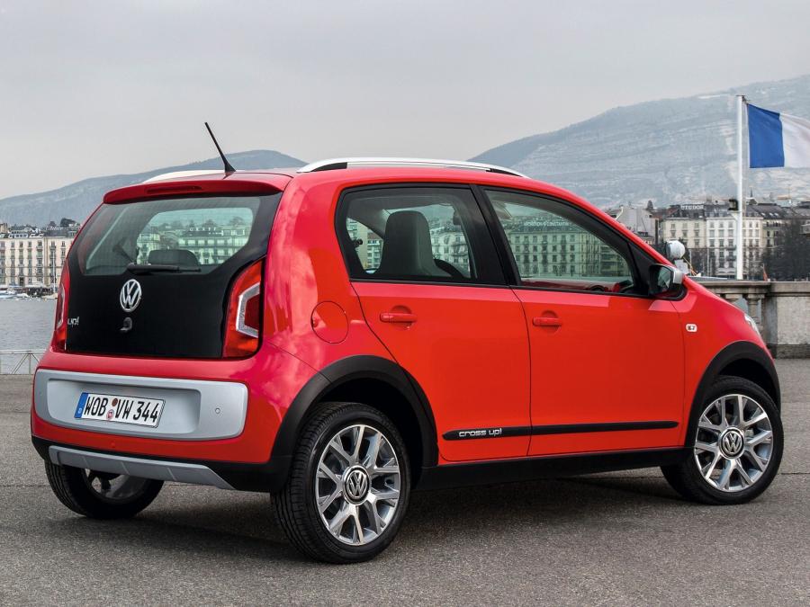  Volkswagen Cross up! 2013 года  (фото 17 из 44)